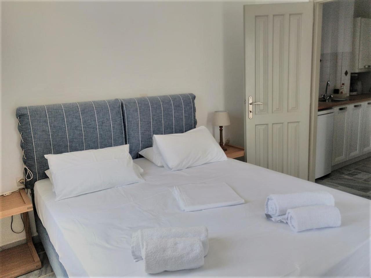 Despina'S Mare Aparthotel Náousa Rom bilde